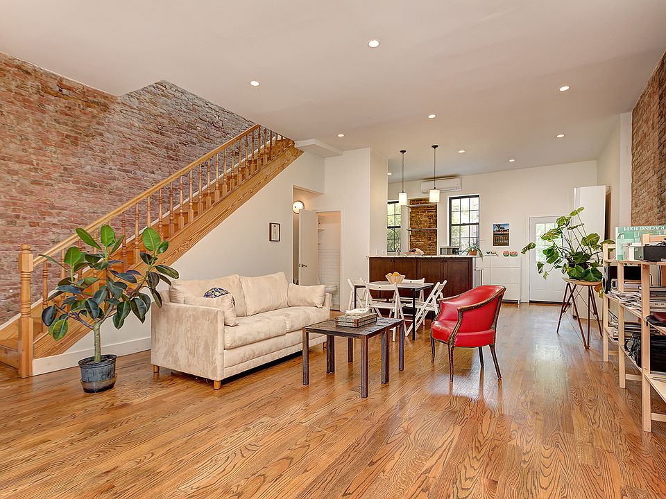 1st image of 900 Lafayette Ave #2