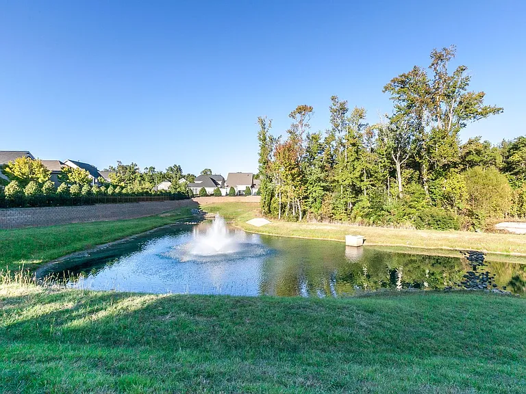 5818 Glenmore Garden Dr — Photo 33