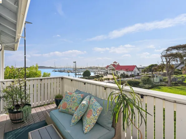 184 Schooner Ct, Richmond, CA 94804