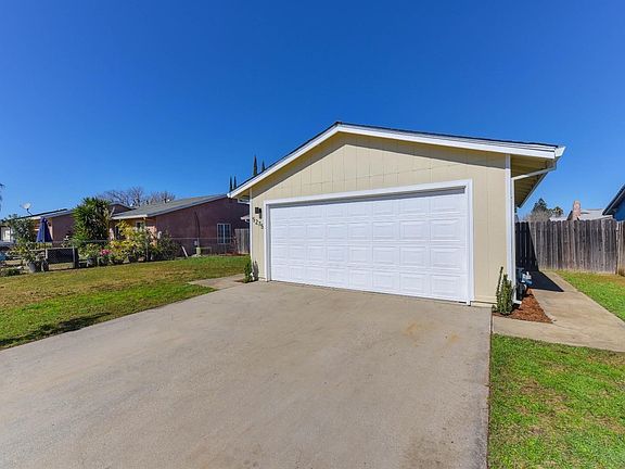 3rd image of 5275 Aspen Way