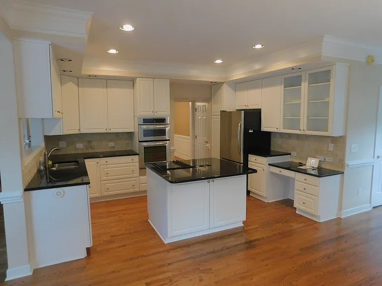 106 Southbank Dr — Photo 4