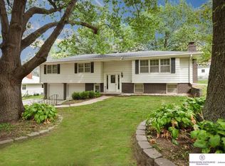 607 S 124th St, Omaha, NE 68154