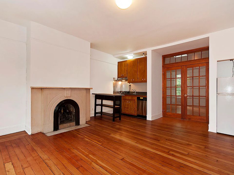 1st image of 139 Henry St APT 4