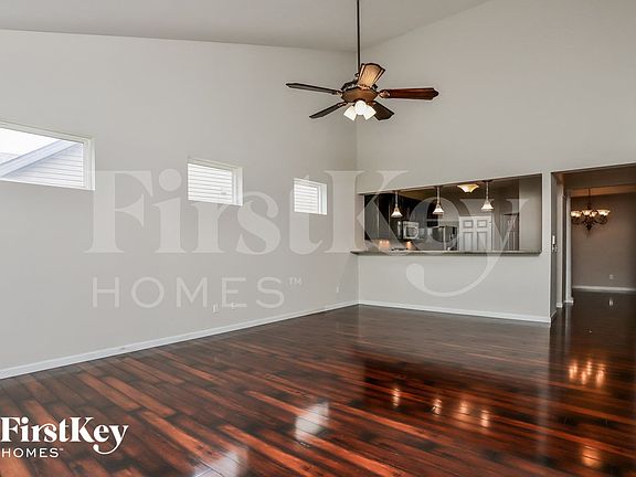 3rd image of 324 Calvert Pl