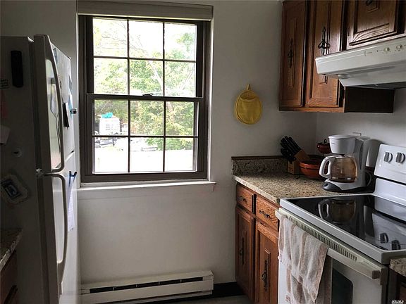 4th image of 2382 Bedford Ave APT B