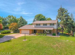 221 Imperial Dr, Bloomington, IL 61701