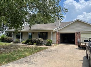 1701 S Oak St, Stuttgart, AR 72160