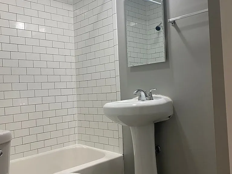 445 Post Ave — Photo 6