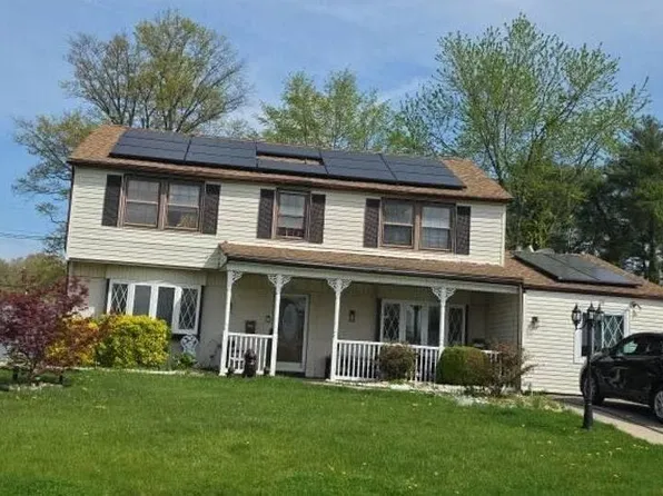 86 Henderson Ln, Willingboro, NJ 08046