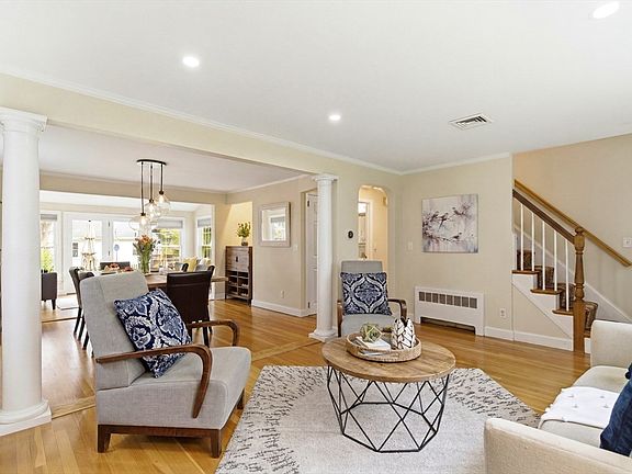 3rd image of 6 Donald St