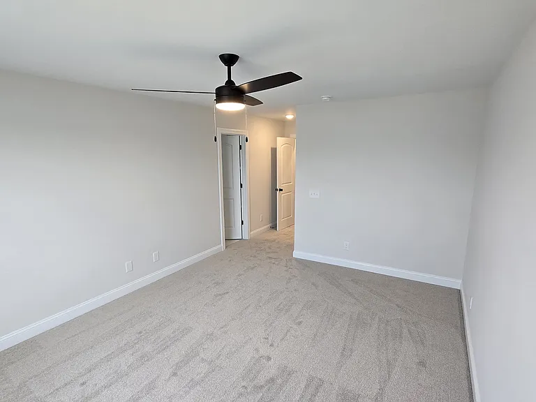 4301 Laurel Ridge Dr — Photo 38