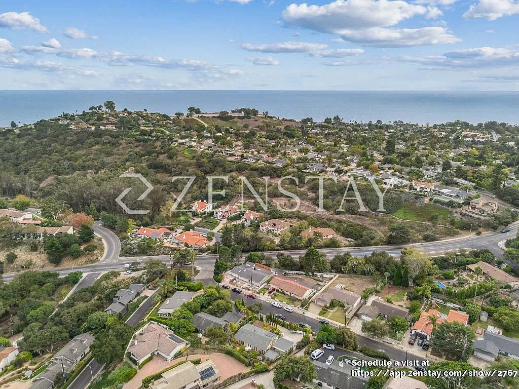 Aerial view - 1260 Mountain View Rd
