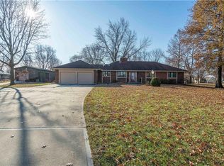 2625 SE Langsford Rd, Lees Summit, MO 64063