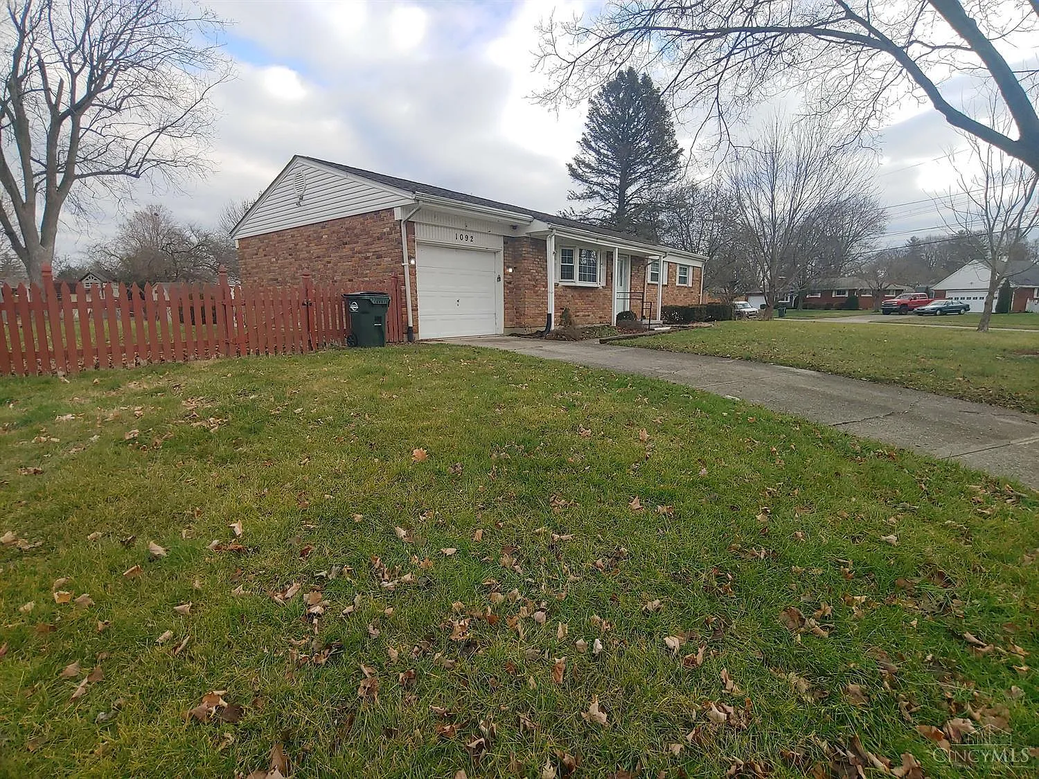 1092 Doris Jane Ave photo 1
