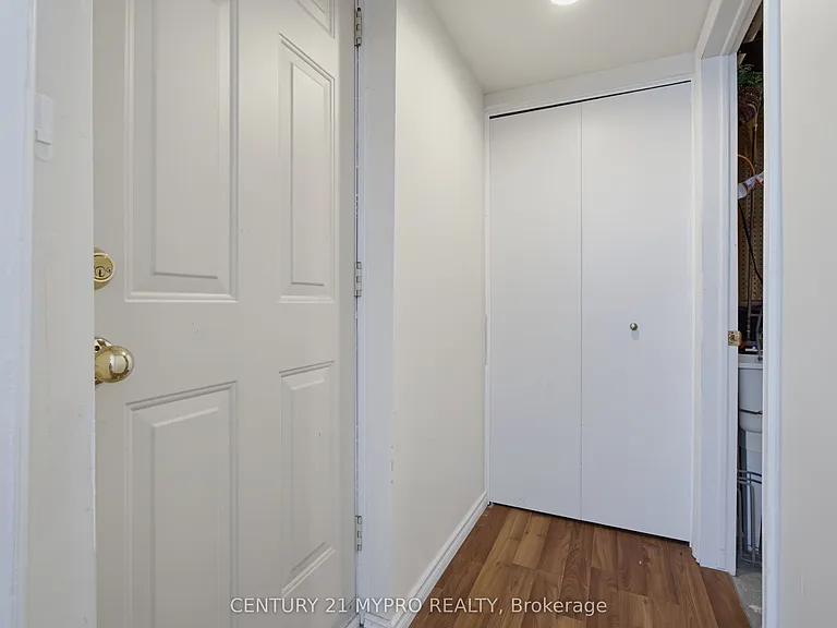 143 Ardsley Cres — Photo 20