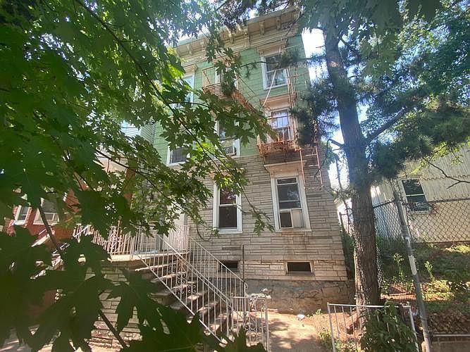 1st image of 3912 61st St