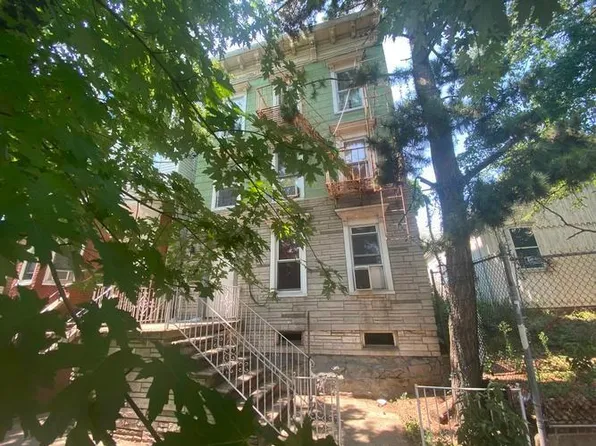 3912 61st St, Woodside, NY 11377
