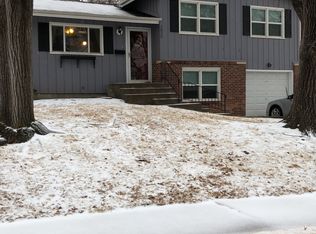 2825 SW Sunset Rd, Topeka, KS 66614