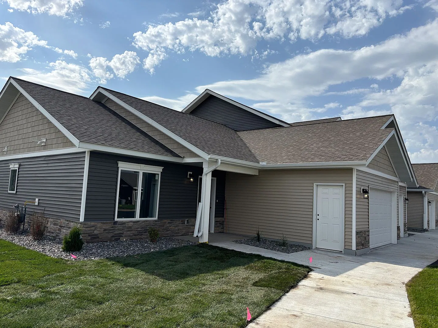 The Pines Townhomes 3175 — Photo 1