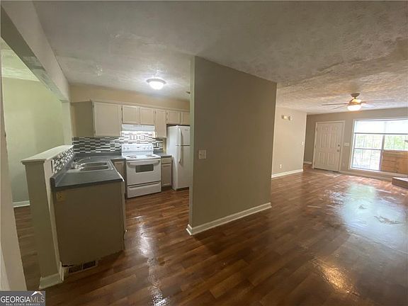 5th image of 147 Davis Mill Ct