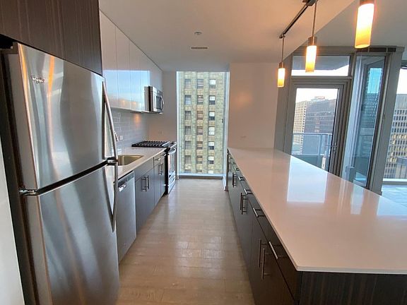 4th image of 200 N Garland Ct #21
