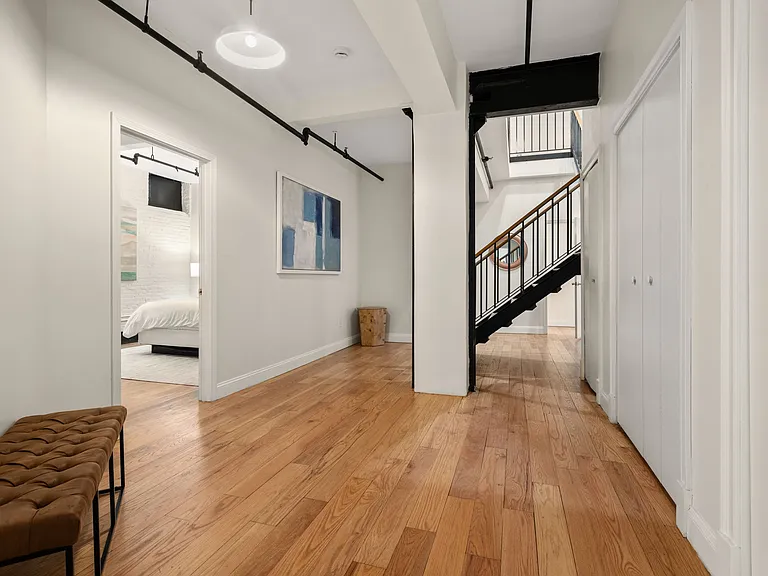 19 Stanhope St #1C — Photo 18