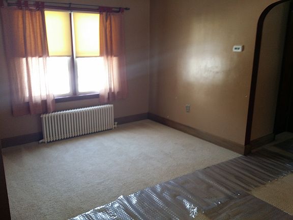 4th image of 305 Drury St