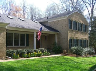 917 Welham Green Rd, Great Falls, VA 22066