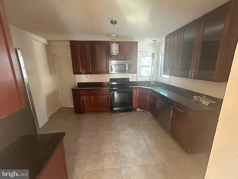 7208 Powhatan St — Photo 5