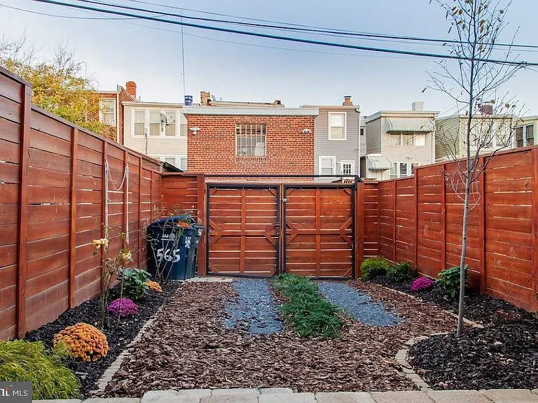 565 23rd Pl NE — Photo 22