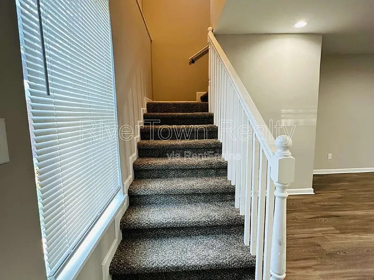 252 N Hollywood St — Photo 13