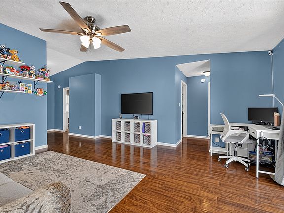 5th image of 18759 Northridge Dr
