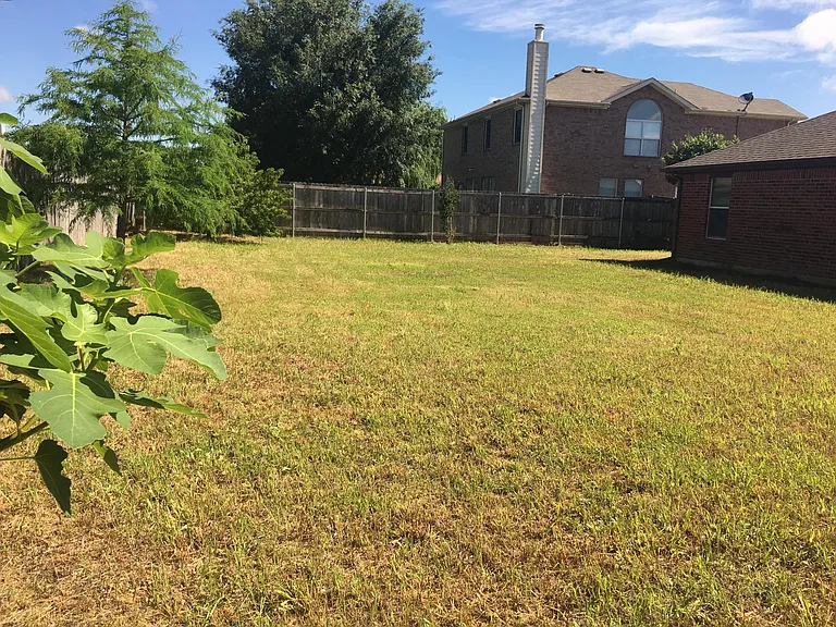 311 Tolleson Dr — Photo 3