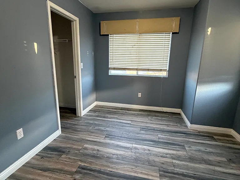 10424 Chandra Ave — Photo 20