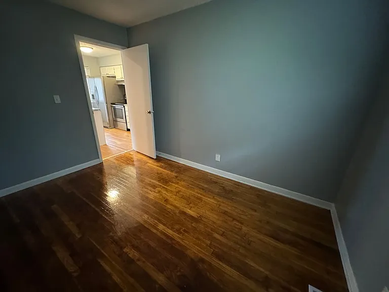 3243 W 52nd St — Photo 15