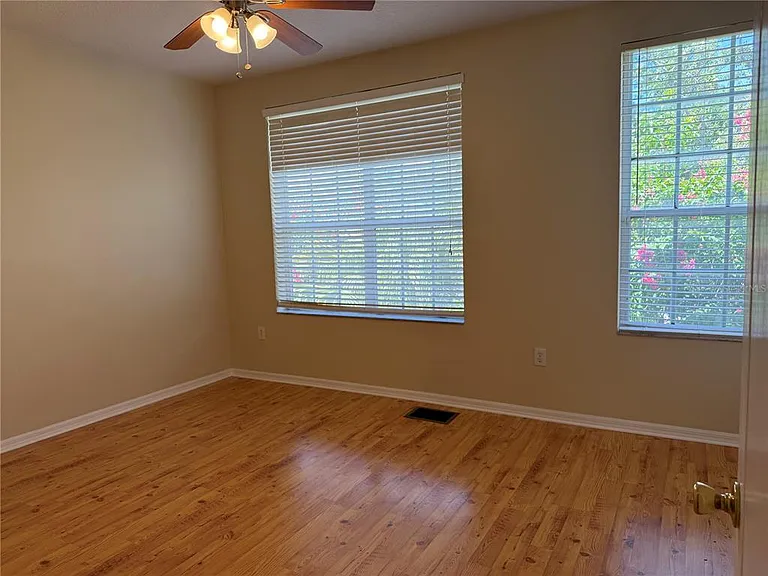 3146 Bayshore Oaks Dr — Photo 12
