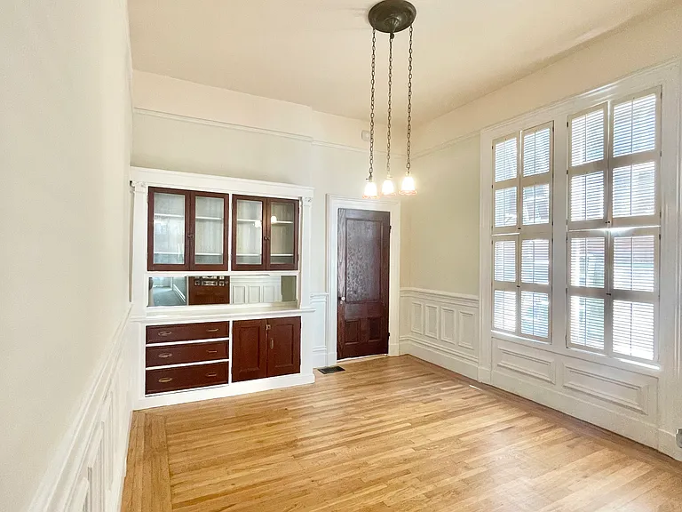 885 Waller St — Photo 15