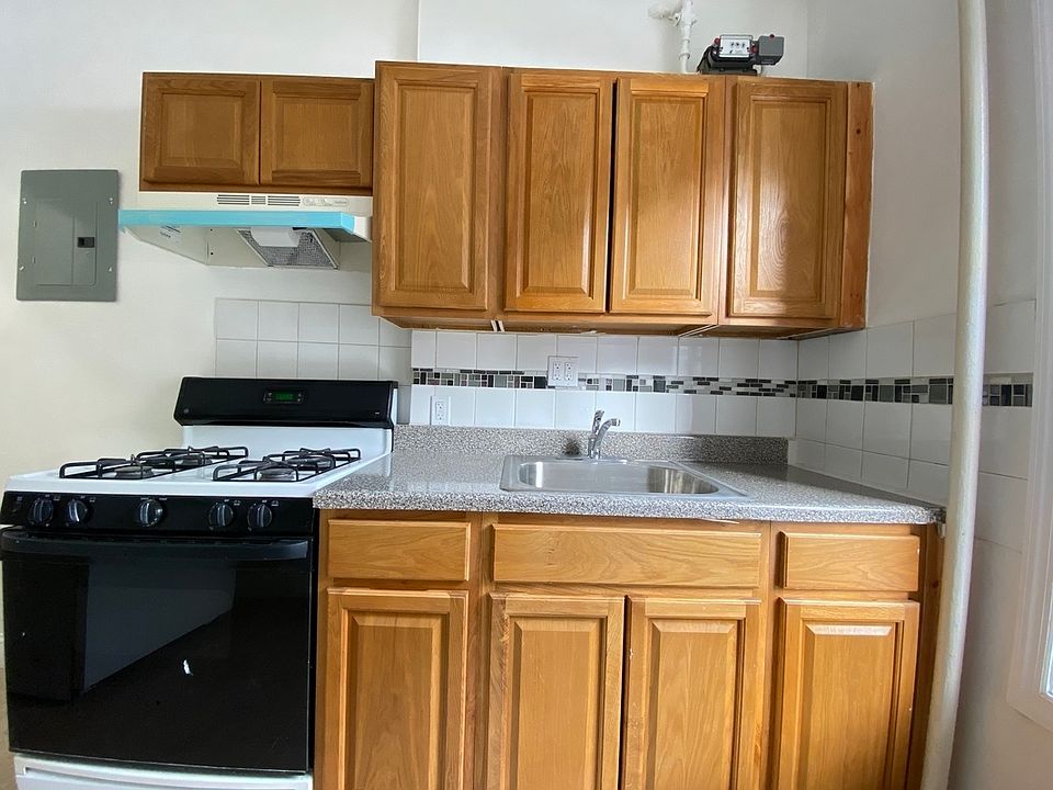 1st image of 31-11 32nd St #4