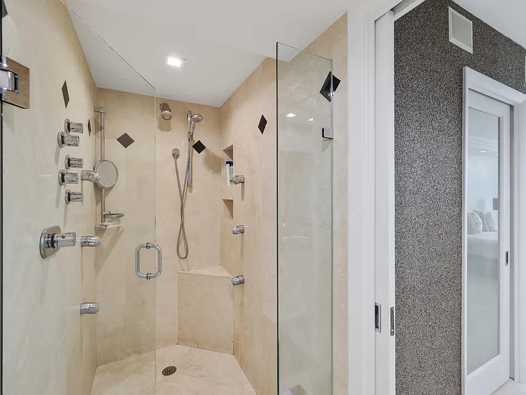 511 Bayshore Dr #401 — Photo 17