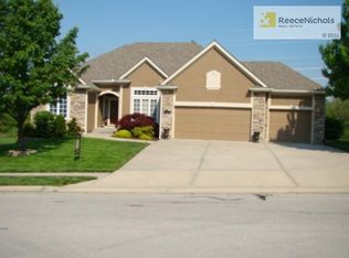 1212 SW Summit Hill Dr, Lees Summit, MO 64081