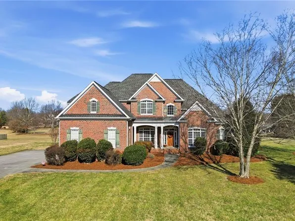 204 Fosseway Dr, Greensboro, NC 27455