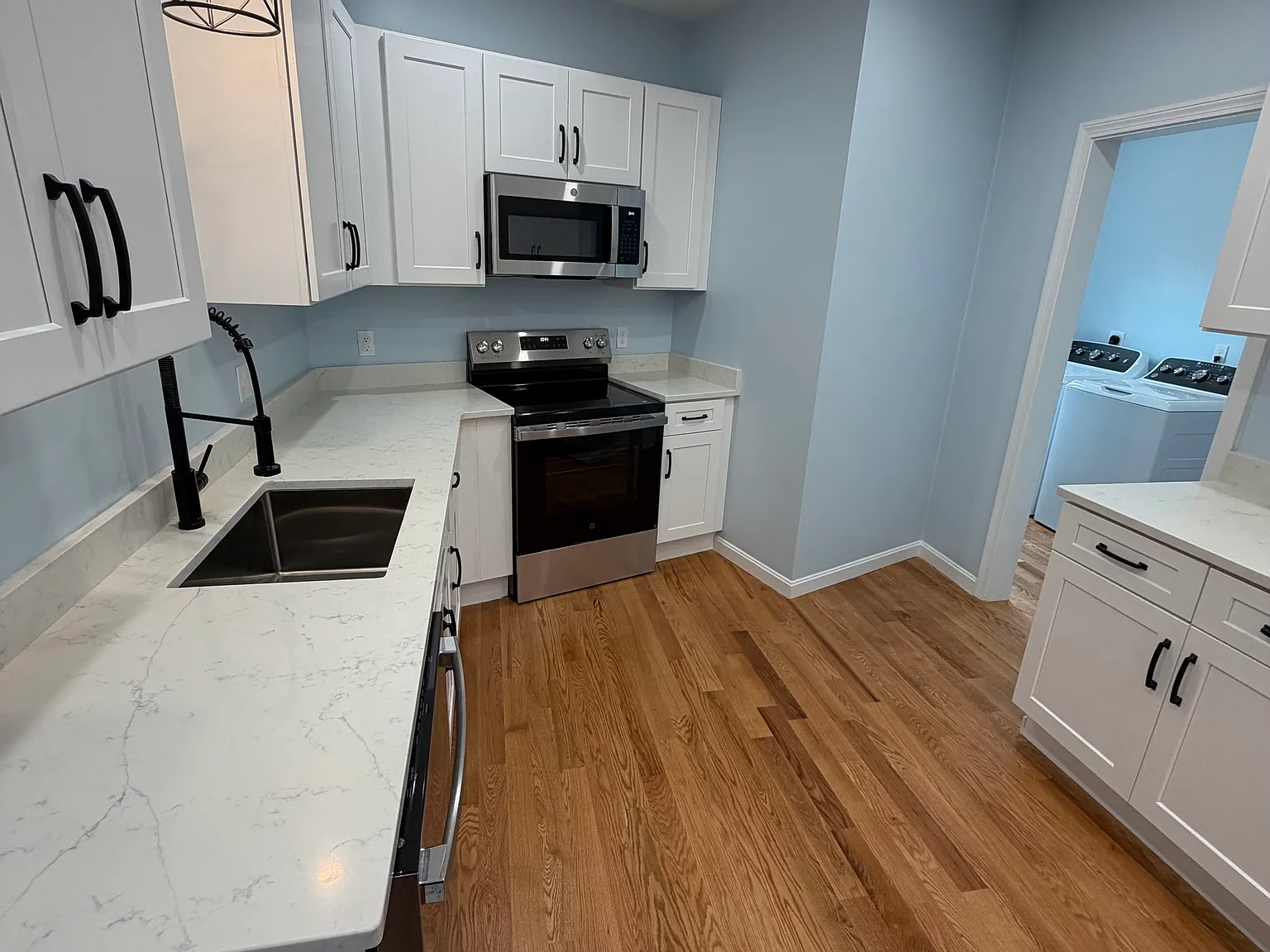 2 bed, 1100 sqft, $2,700 — Photo 2
