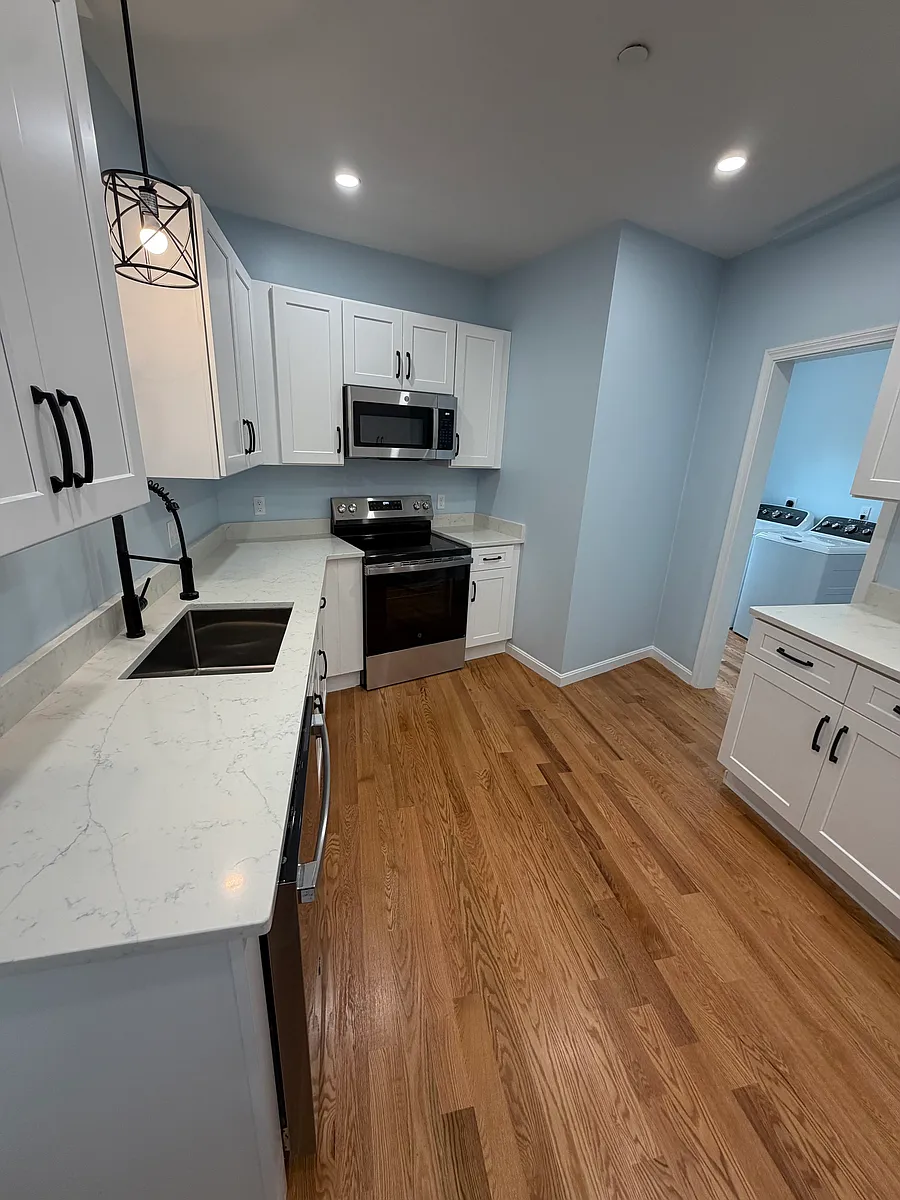 Building Photo - 57 Oak Island St #1