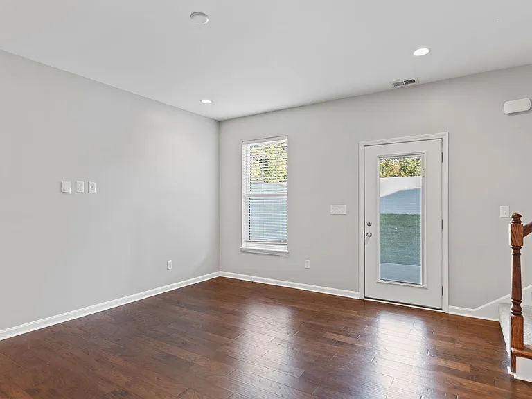 4205 Taylor Cove Ct — Photo 9