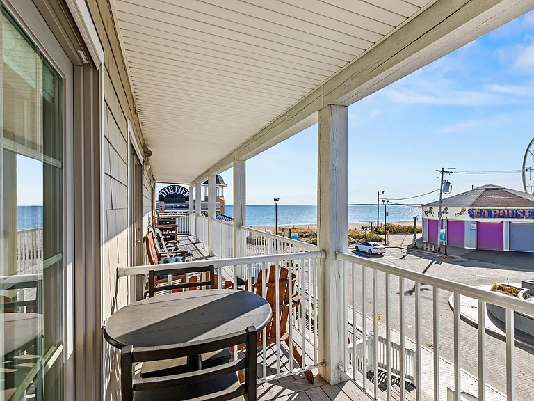 1 E Grand Ave #208 — Photo 9