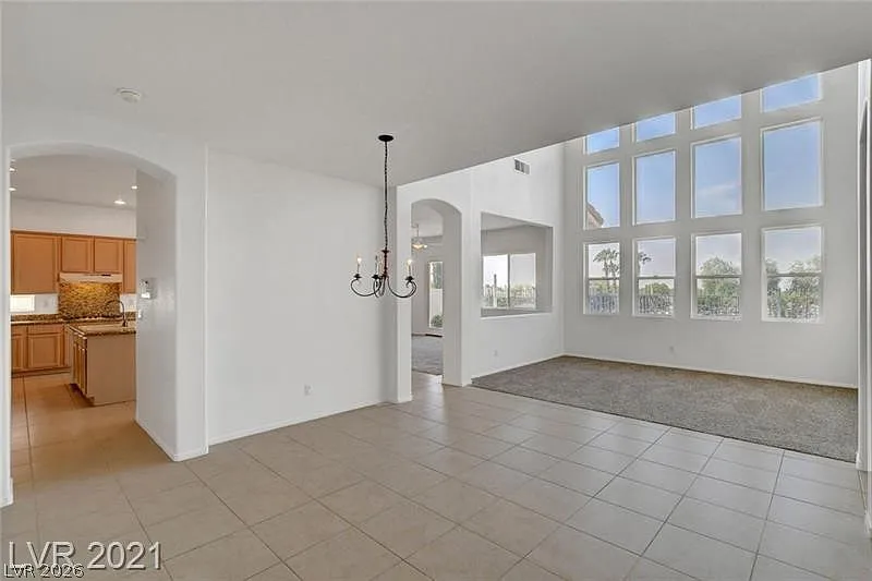 3 bed, 3.0 bath, 2510 sqft, $2,500 — Photo 2