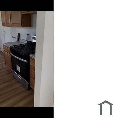 3rd image of 18079 Blandford Rd
