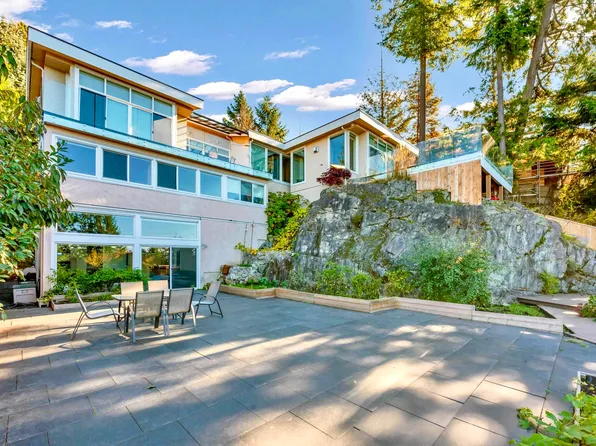 4673 Woodburn Rd, West Vancouver, BC V7S 2W7