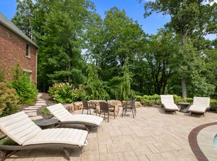 1126 Wings Rd, Saint Albans, MO 63073