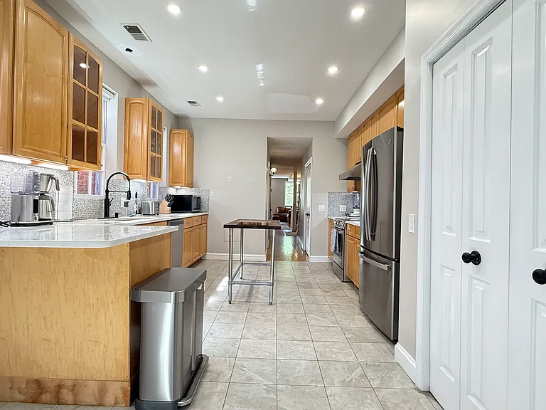 1118 F St NE #3 — Photo 15